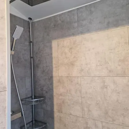 Flat * Saint-Siffret